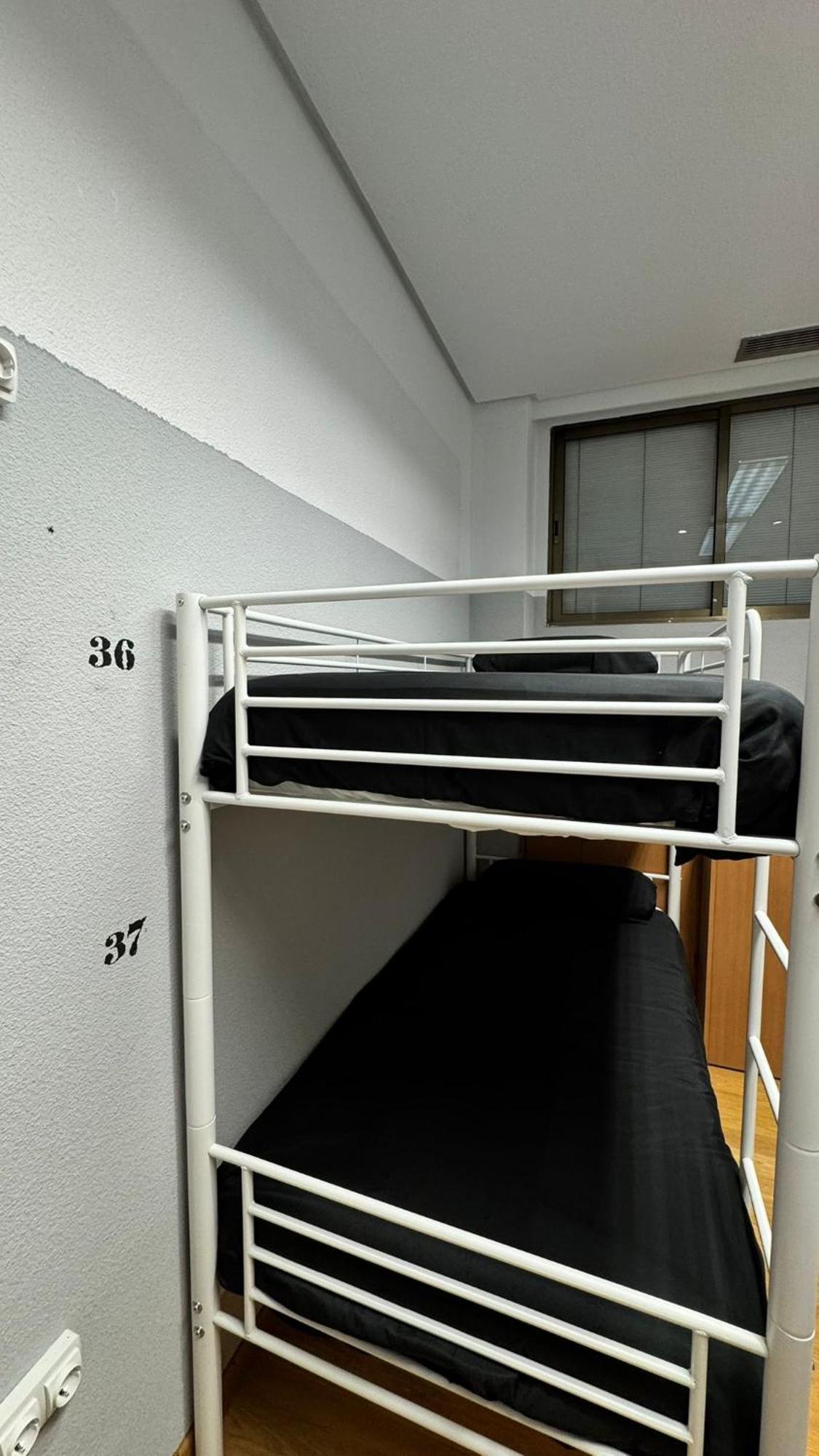Hostel Puerta Del Angel Madrid Eksteriør billede