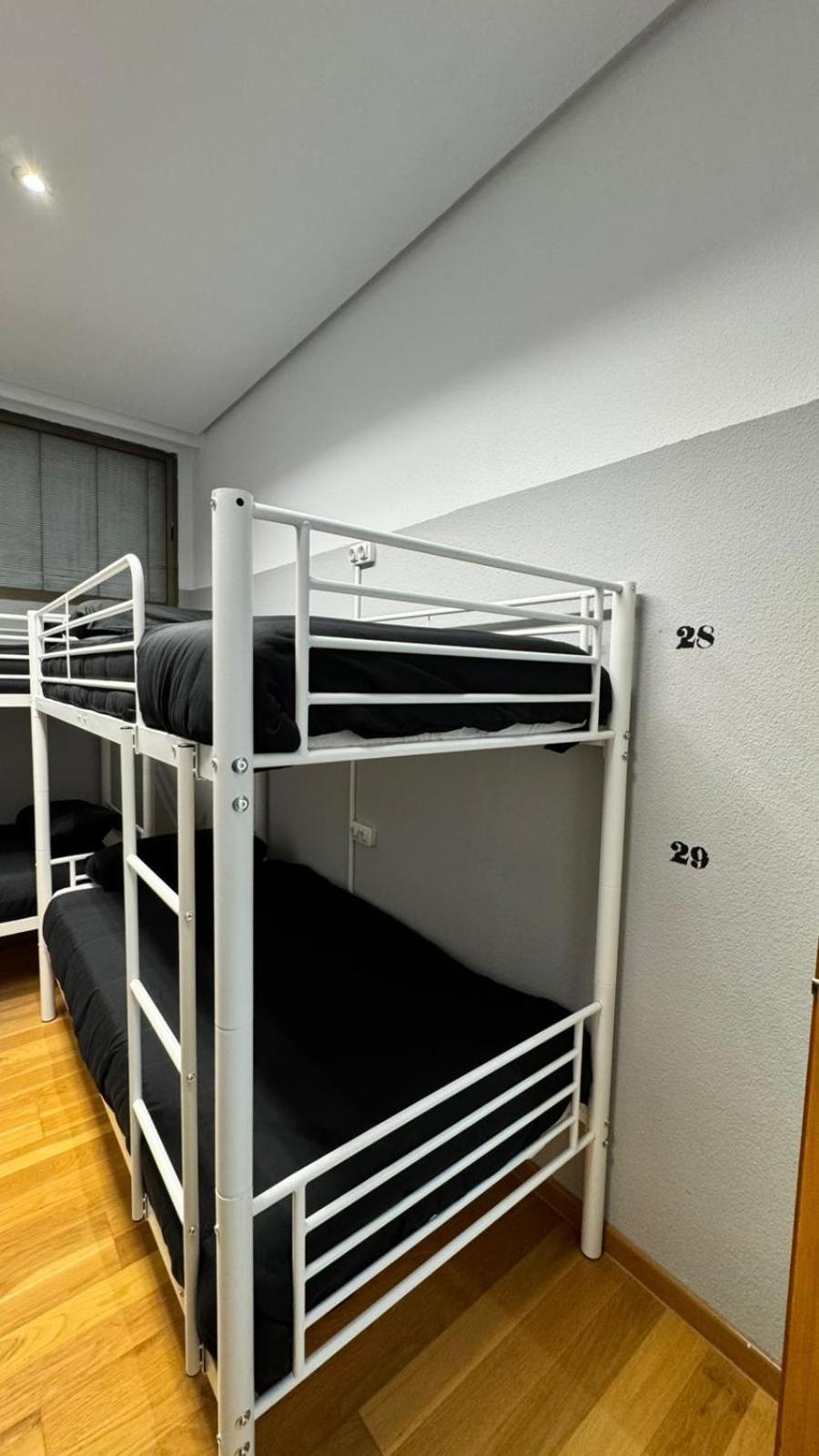 Hostel Puerta Del Angel Madrid Eksteriør billede