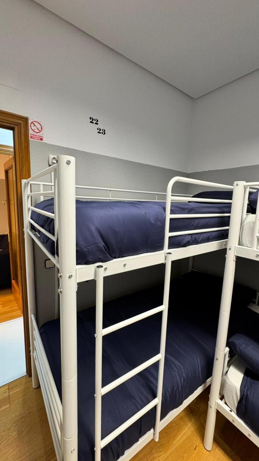 Hostel Puerta Del Angel Madrid Eksteriør billede