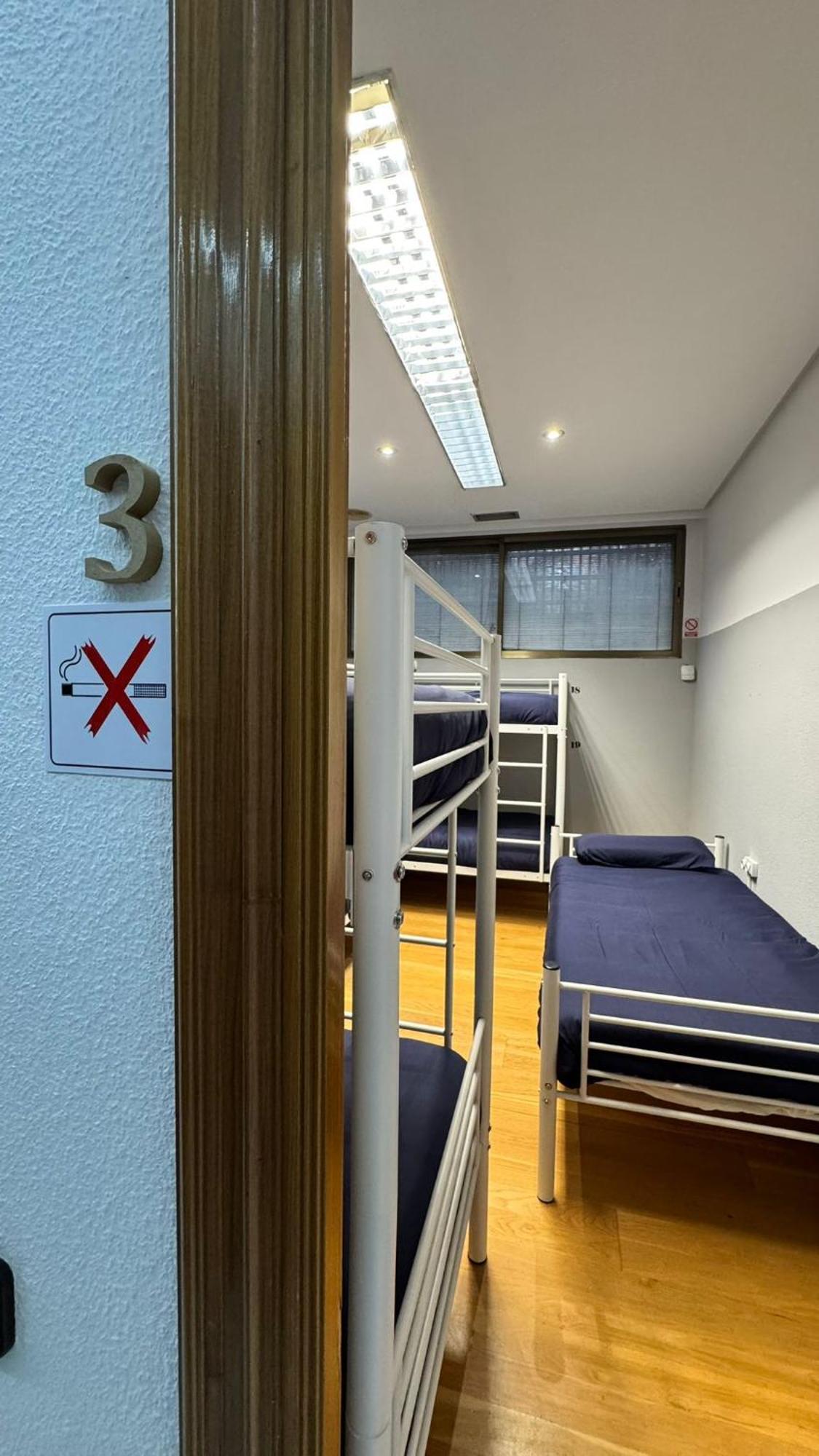 Hostel Puerta Del Angel Madrid Eksteriør billede