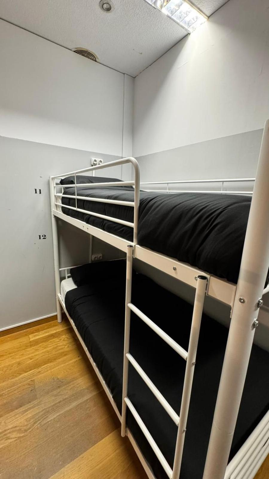 Hostel Puerta Del Angel Madrid Eksteriør billede