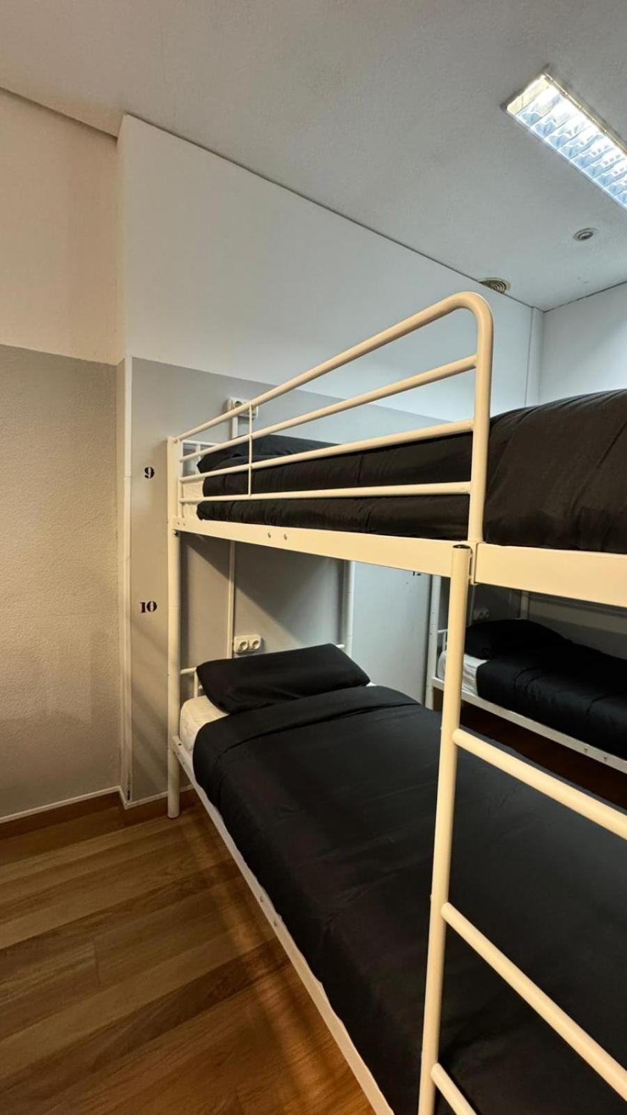 Hostel Puerta Del Angel Madrid Eksteriør billede