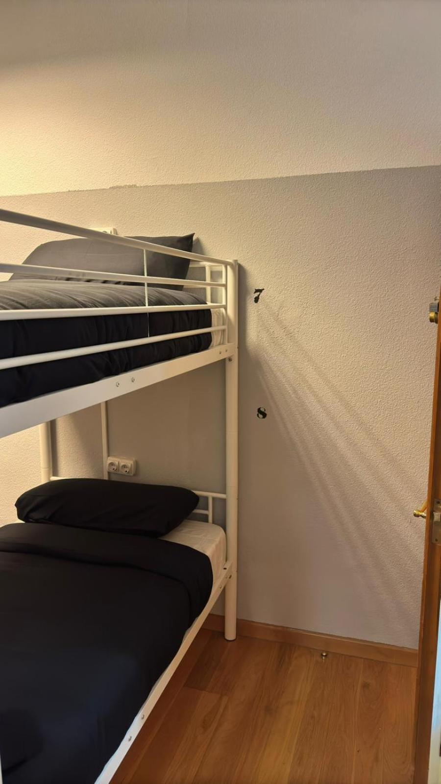 Hostel Puerta Del Angel Madrid Eksteriør billede