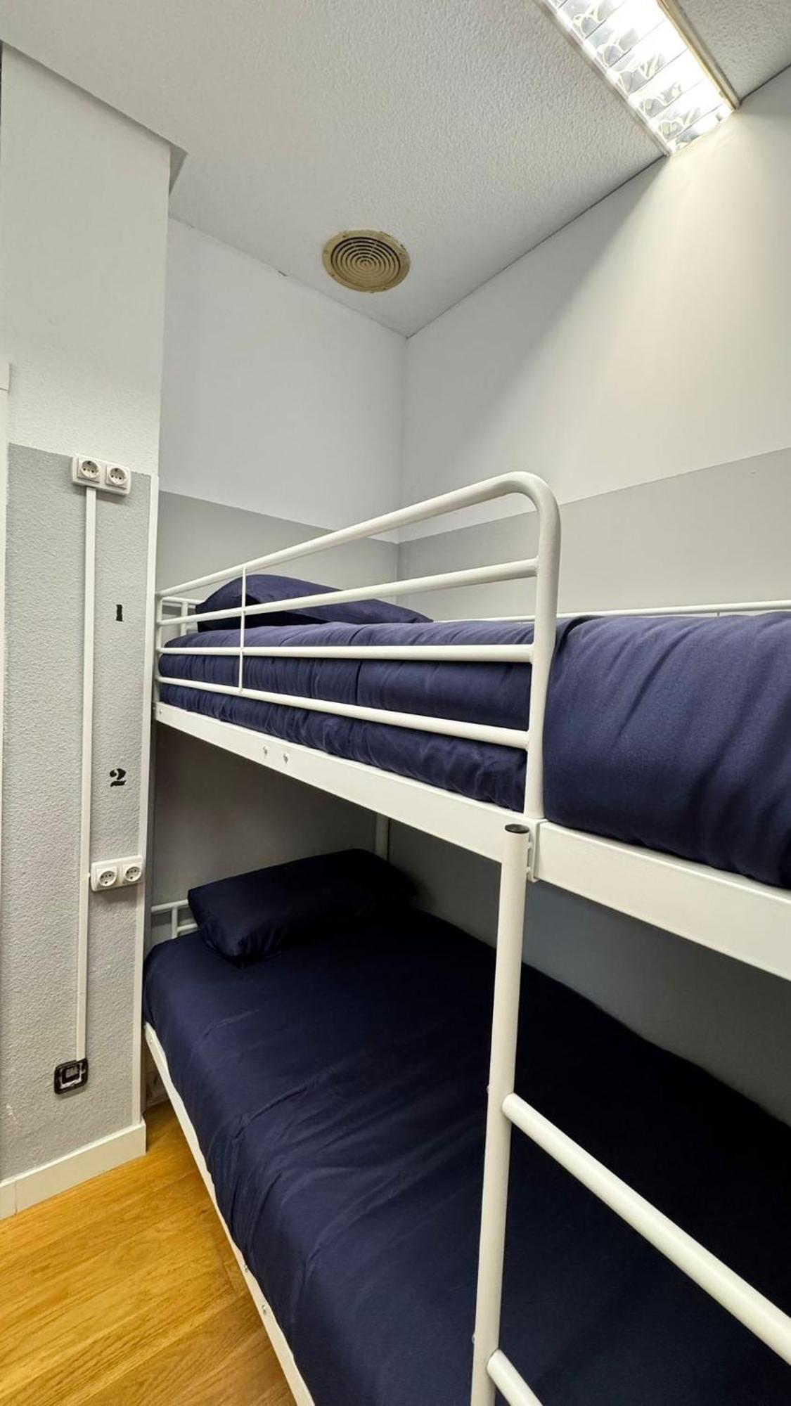 Hostel Puerta Del Angel Madrid Eksteriør billede