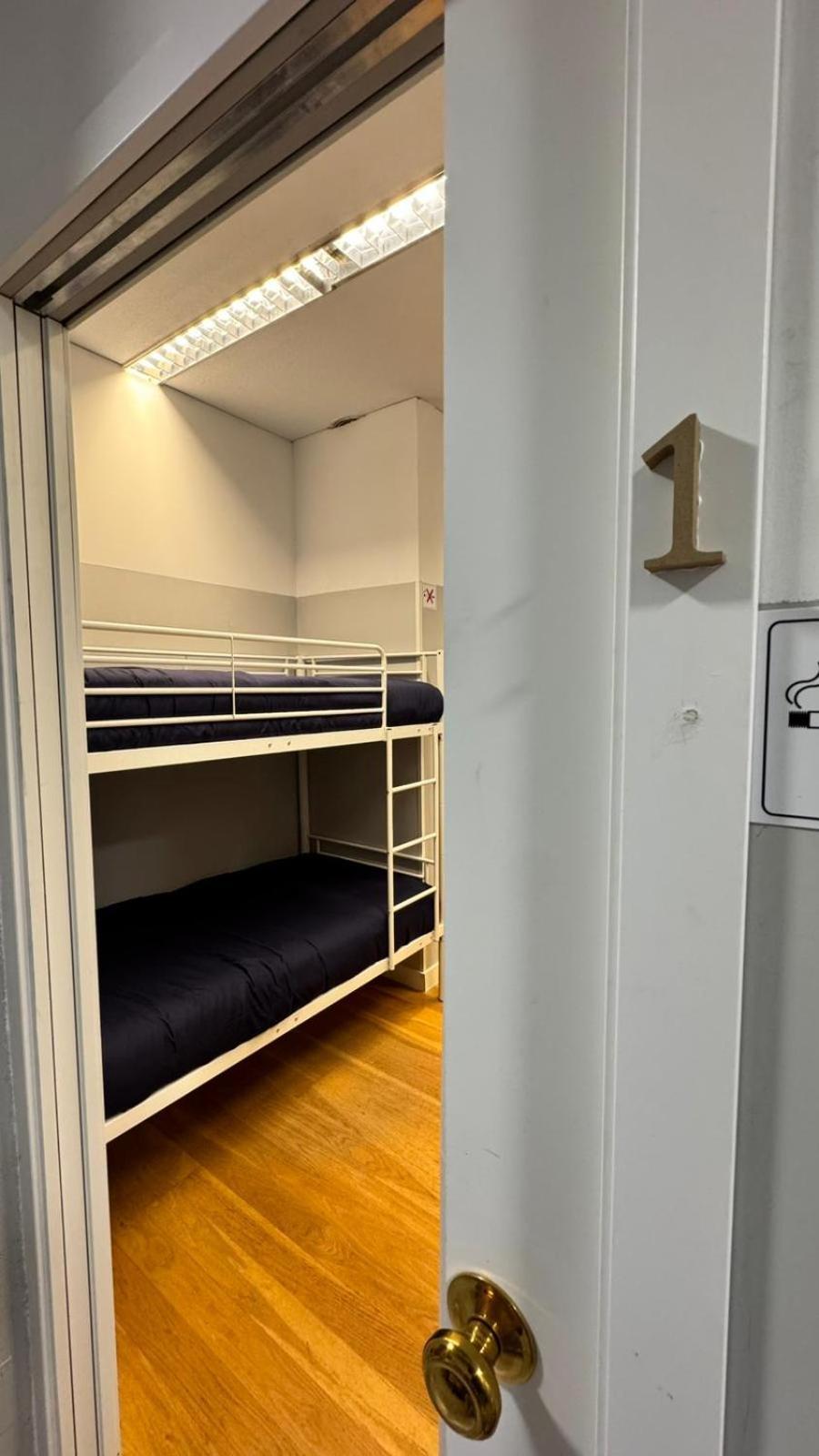 Hostel Puerta Del Angel Madrid Eksteriør billede