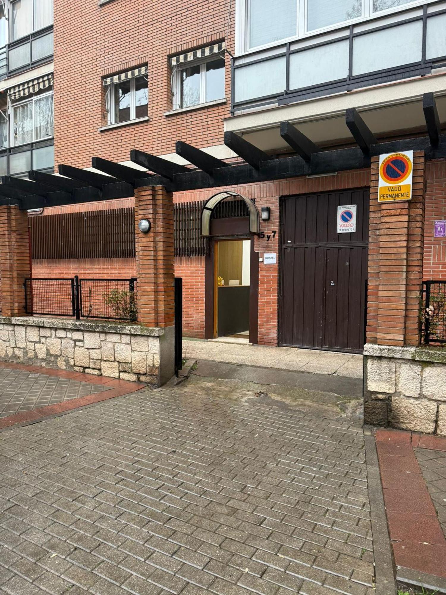 Hostel Puerta Del Angel Madrid Eksteriør billede