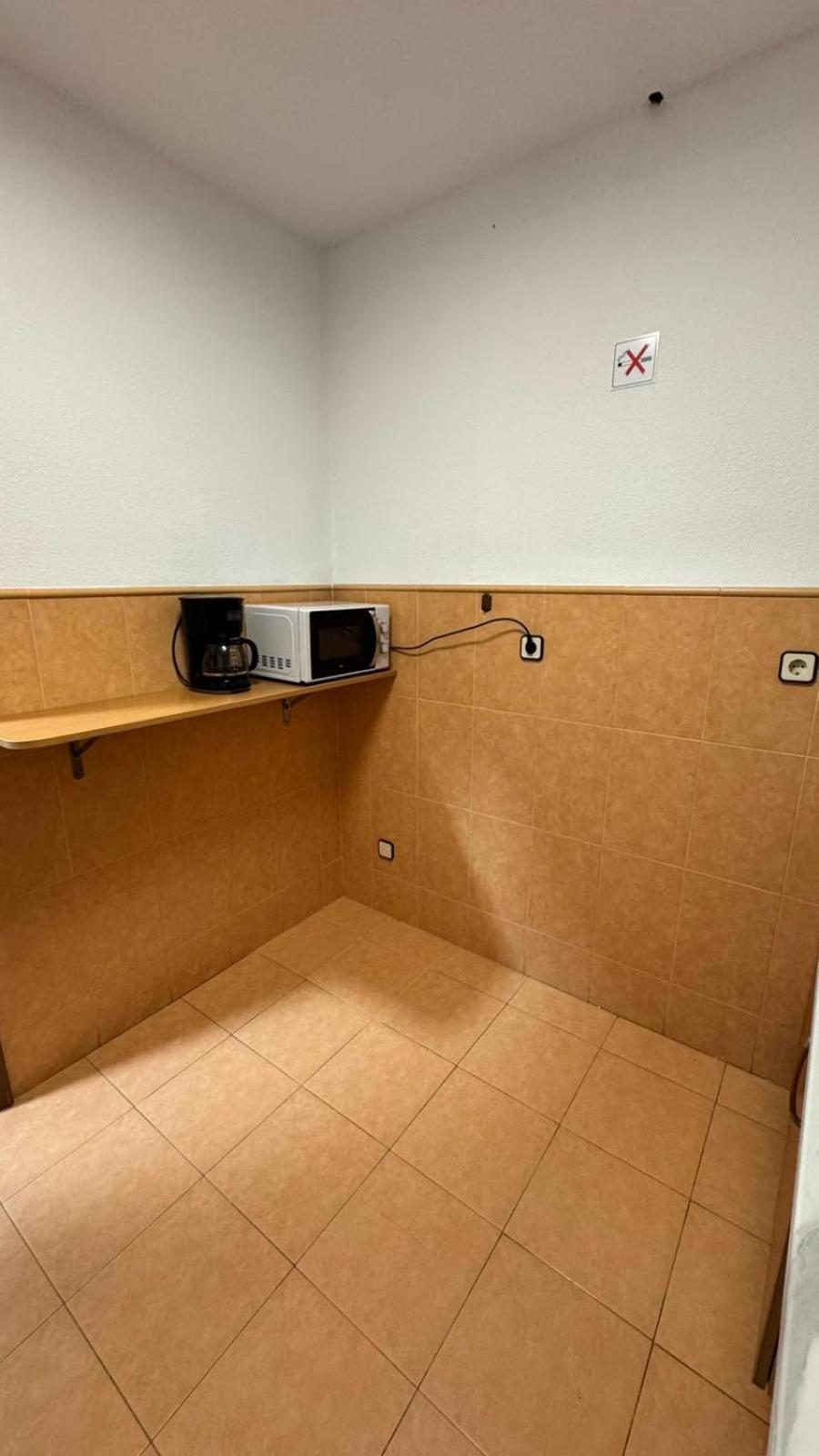 Hostel Puerta Del Angel Madrid Eksteriør billede