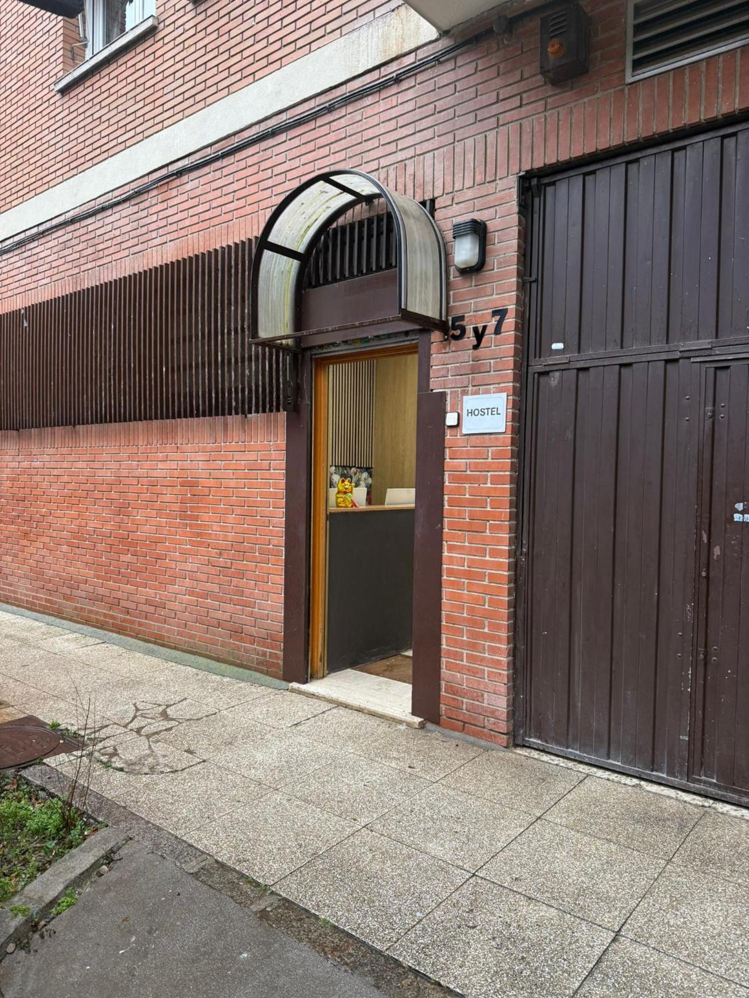 Hostel Puerta Del Angel Madrid Eksteriør billede