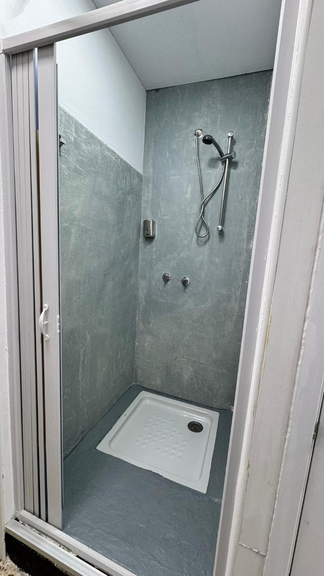 Hostel Puerta Del Angel Madrid Eksteriør billede